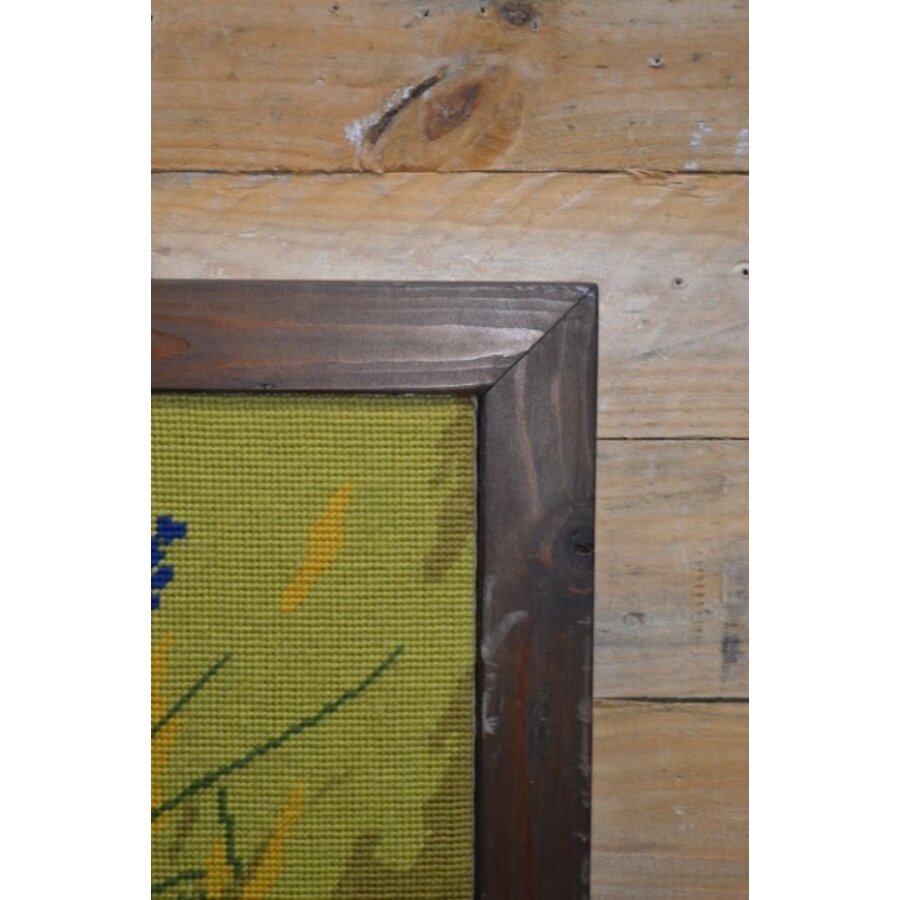 Borduurwerk in een vurenhouten lijst-5
