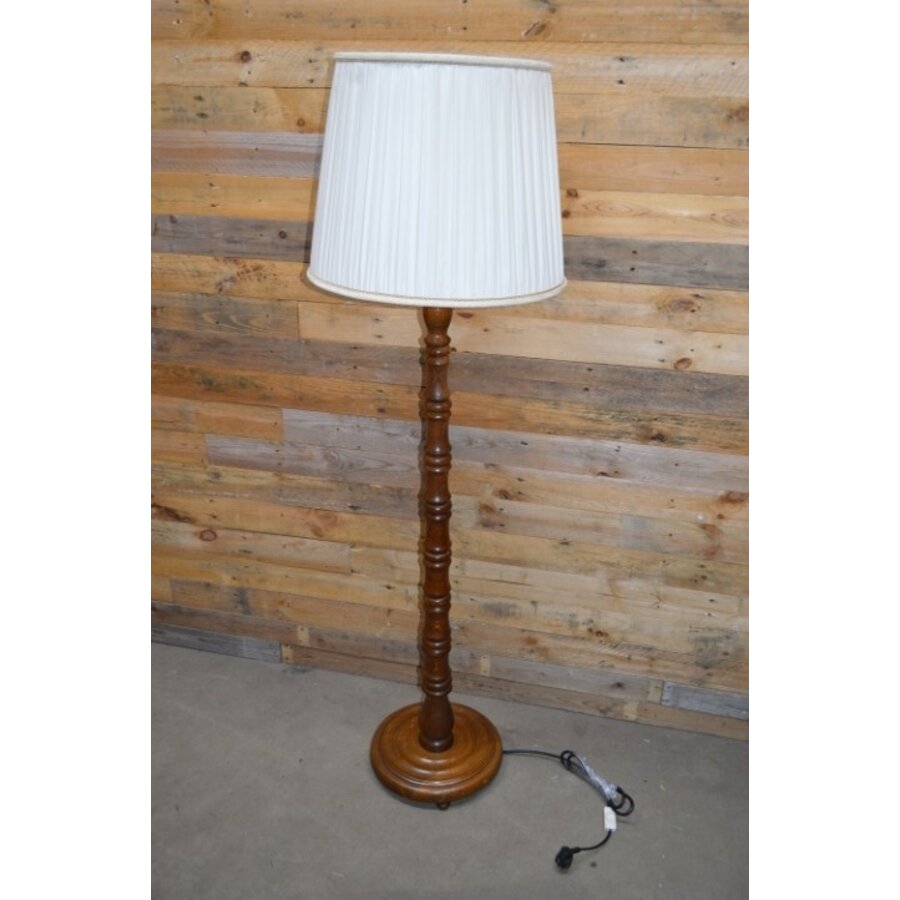 Staande vloerlamp met kap-1