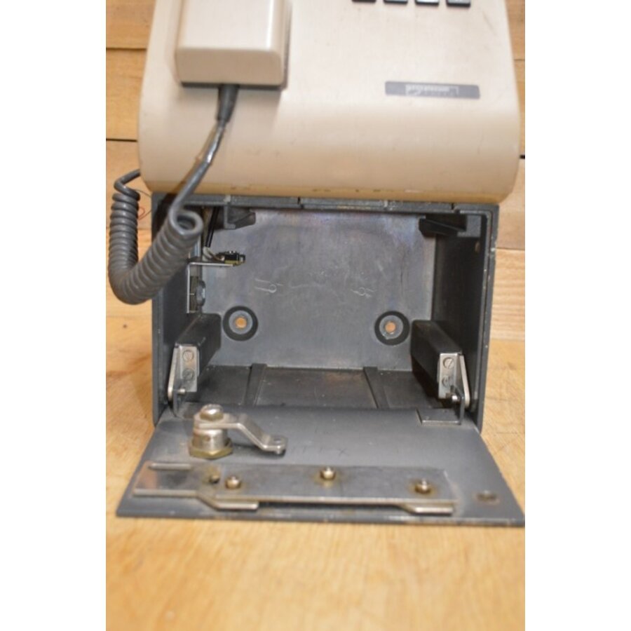 Retro PTT wandtelefoon op munten-9