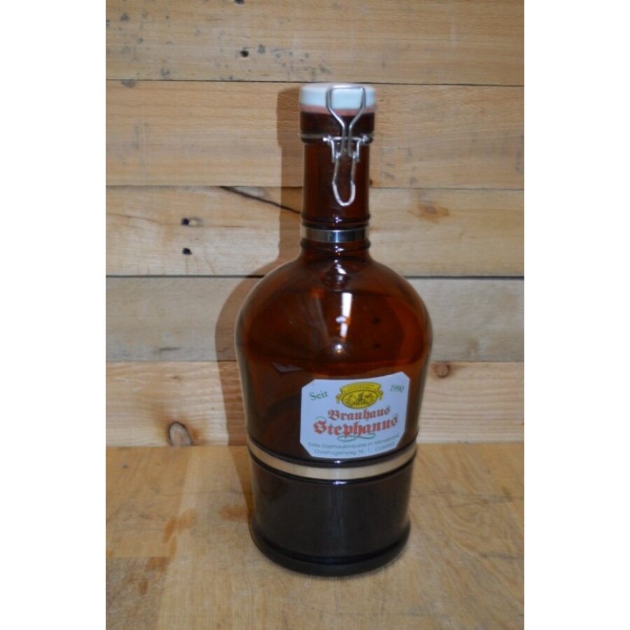 Grote 3 liter beugelfles Brauhaus Stephanus met metalen handgreep-1