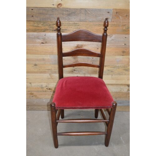 Ouderwets knopstoeltje eikenhout 