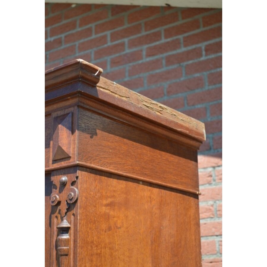 Antieke schappenkast met opknapwerk-3