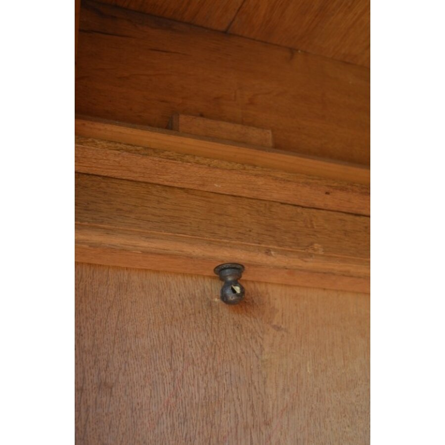 Antieke schappenkast met opknapwerk-8