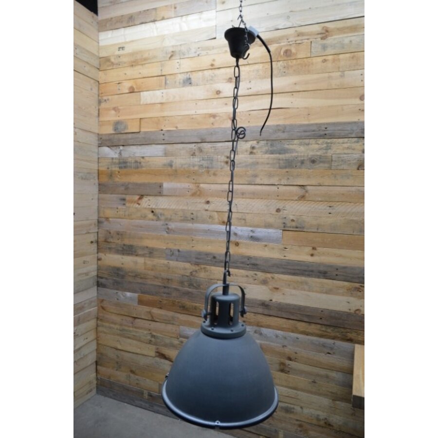 Industriële hanglamp in betonlook – stoer en stijlvol voor boven de eettafel-1