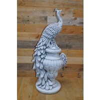 thumb-Betonnen pauw op tuinvaas – sierlijk ornament voor tuin of interieur-1