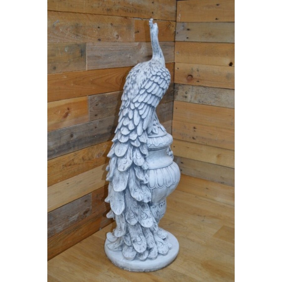 Betonnen pauw op tuinvaas – sierlijk ornament voor tuin of interieur-2