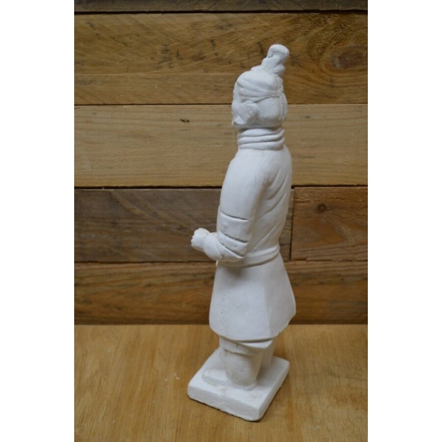 Betonnen beeld van staande Chinese soldaat uit terracottaleger-4