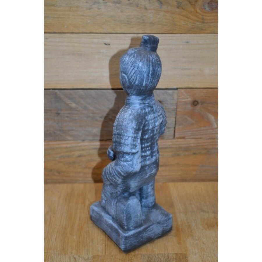 Betonnen beeld van knielende Chinese soldaat uit terracottaleger-3