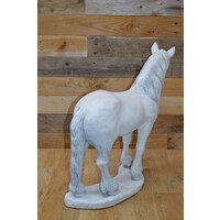 thumb-Natuurgetrouw staand paard van beton – betonnen tuinbeeld-5