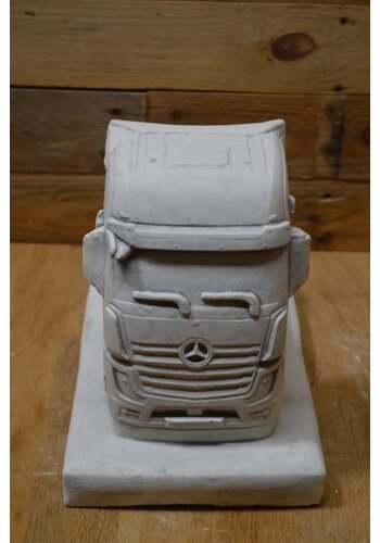 Betonnen vrachtwagen zonder oplegger 