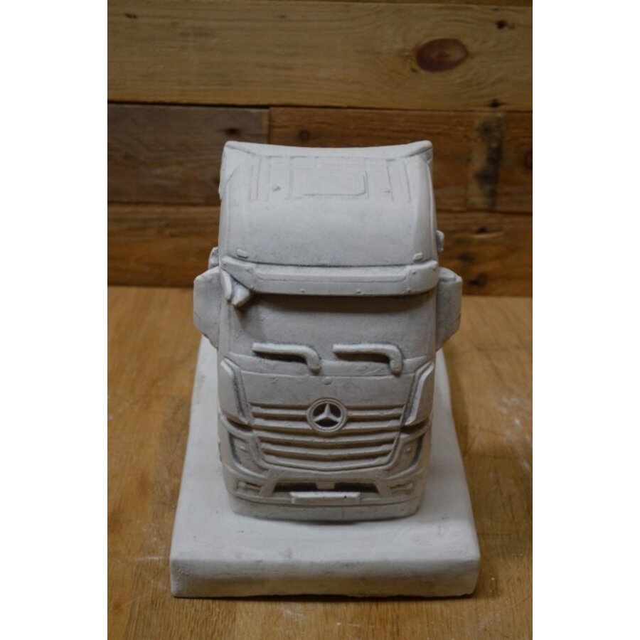 Decoratieve betonnen truck – schaalmodel vrachtwagen voor in de tuin-1