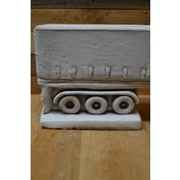 thumb-Schitterende betonnen Amerikaanse trailer als plantenbak of decoratie-2