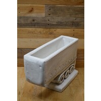 thumb-Schitterende betonnen Amerikaanse trailer als plantenbak of decoratie-7