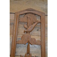 thumb-Eikenhouten wanddecoratie met christelijke symboliek-2