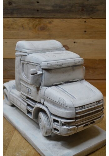 Betonnen vrachtwagen met torpedofront 