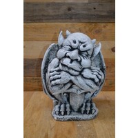 thumb-Gotische waterspuwer met zwaard – betonnen dakduivel of steenwachter-1