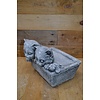 LoodsVol, Tuinbeelden Decoratieve betonnen plantenbak met twee poesjes