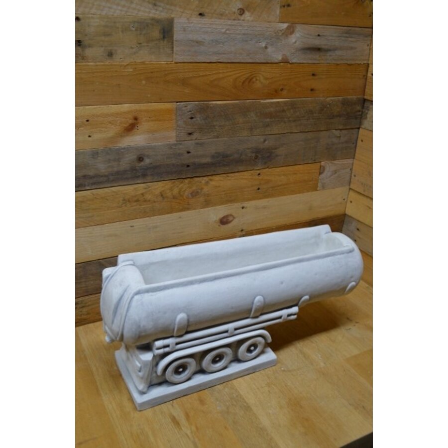 Tank- of bulkwagen bloembak van beton – stoere tuindecoratie-3