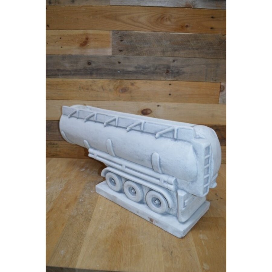 Industriële betonnen plantenbak als tankwagen-7