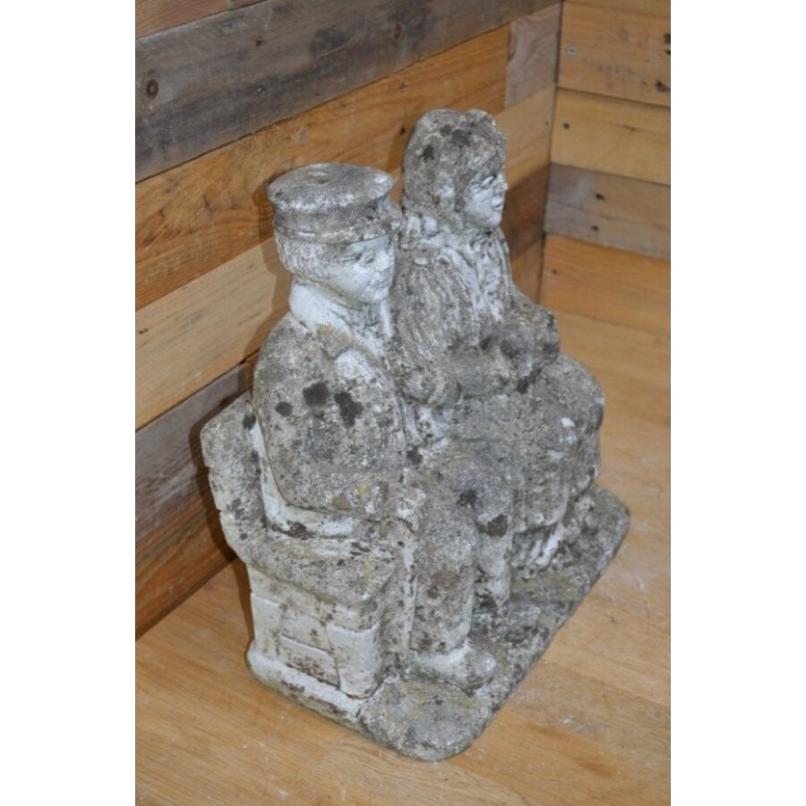 Opa en oma op een bankje-4