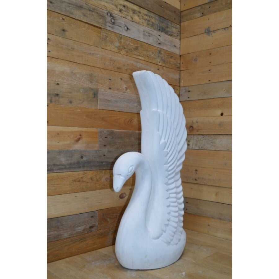 Grote zwaan van beton – sierlijk tuinbeeld met klassieke uitstraling-2