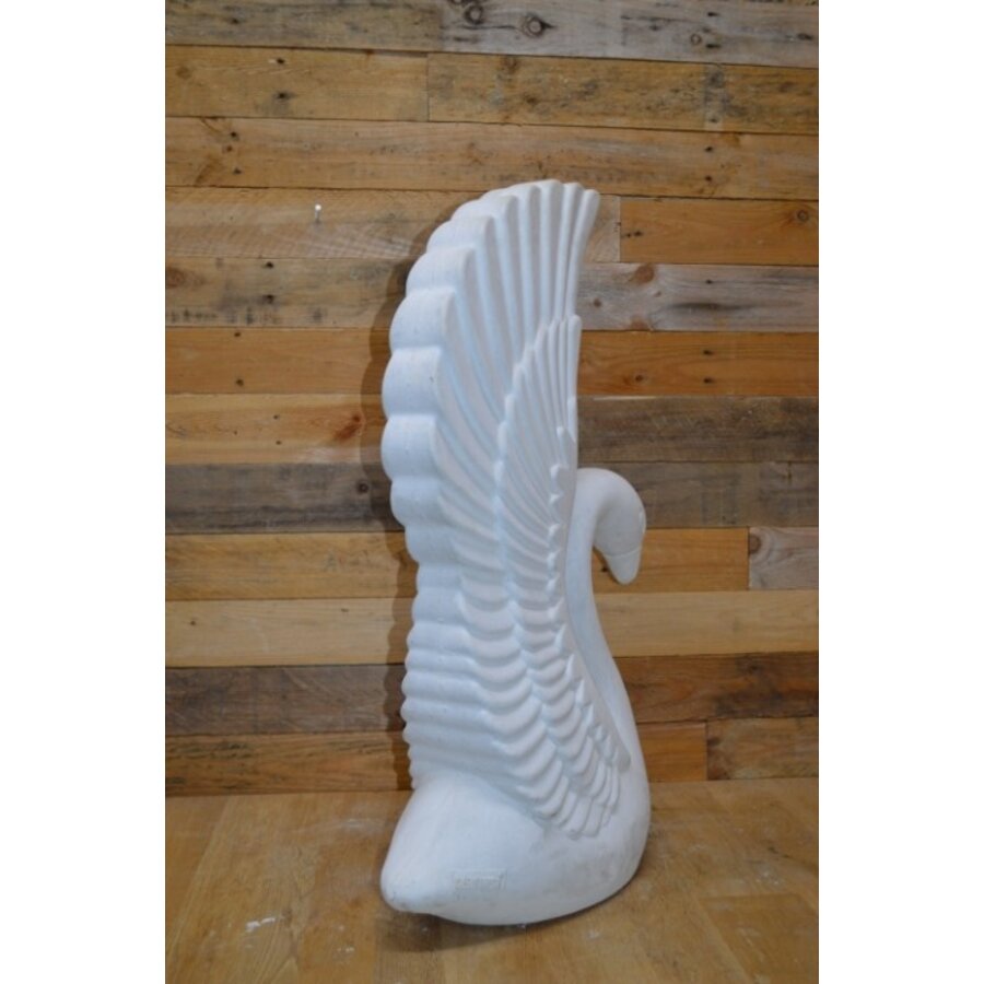 Grote zwaan van beton – sierlijk tuinbeeld met klassieke uitstraling-4