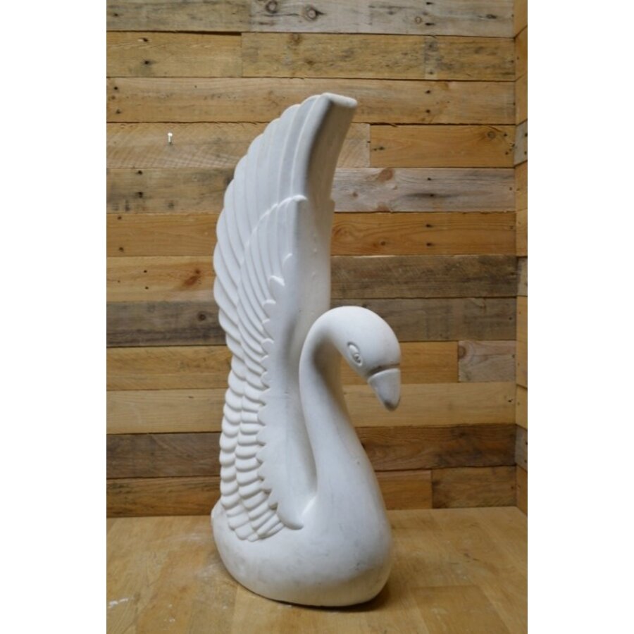 Grote zwaan van beton – sierlijk tuinbeeld met klassieke uitstraling-6