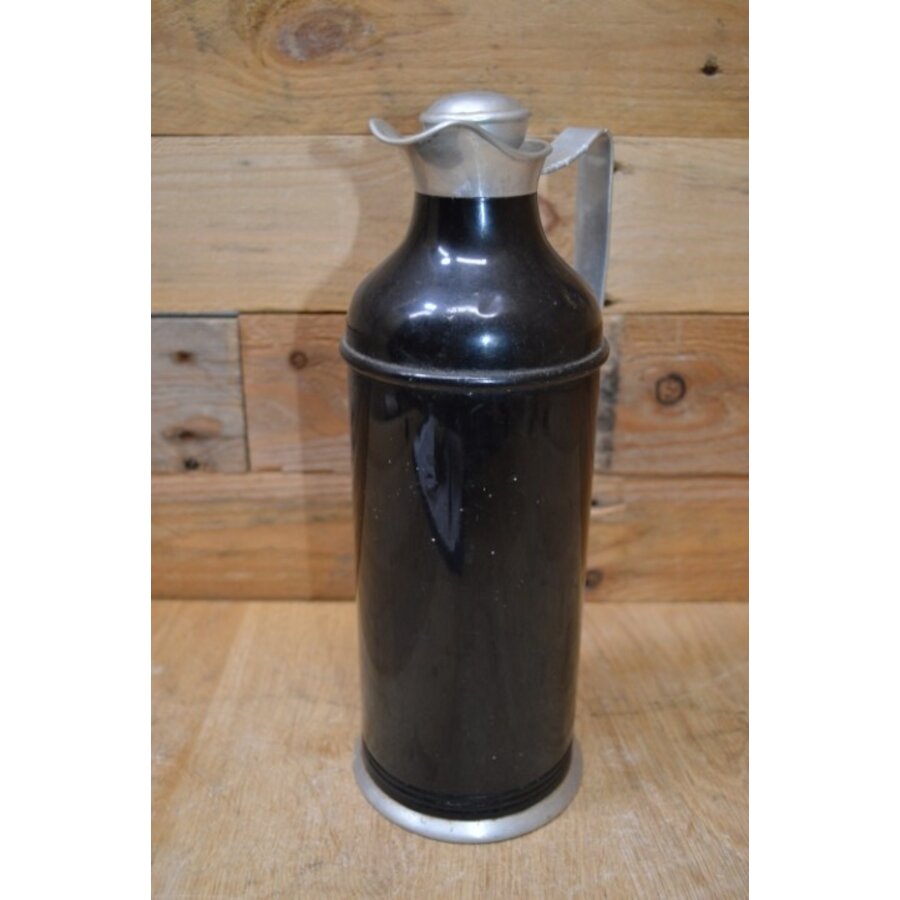 Ouderwetse hoge aluminium thermos schenkkan – antiek en decoratief vintage gebruiksvoorwerp.-2