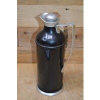 thumb-Ouderwetse hoge aluminium thermos schenkkan – antiek en decoratief vintage gebruiksvoorwerp.-1