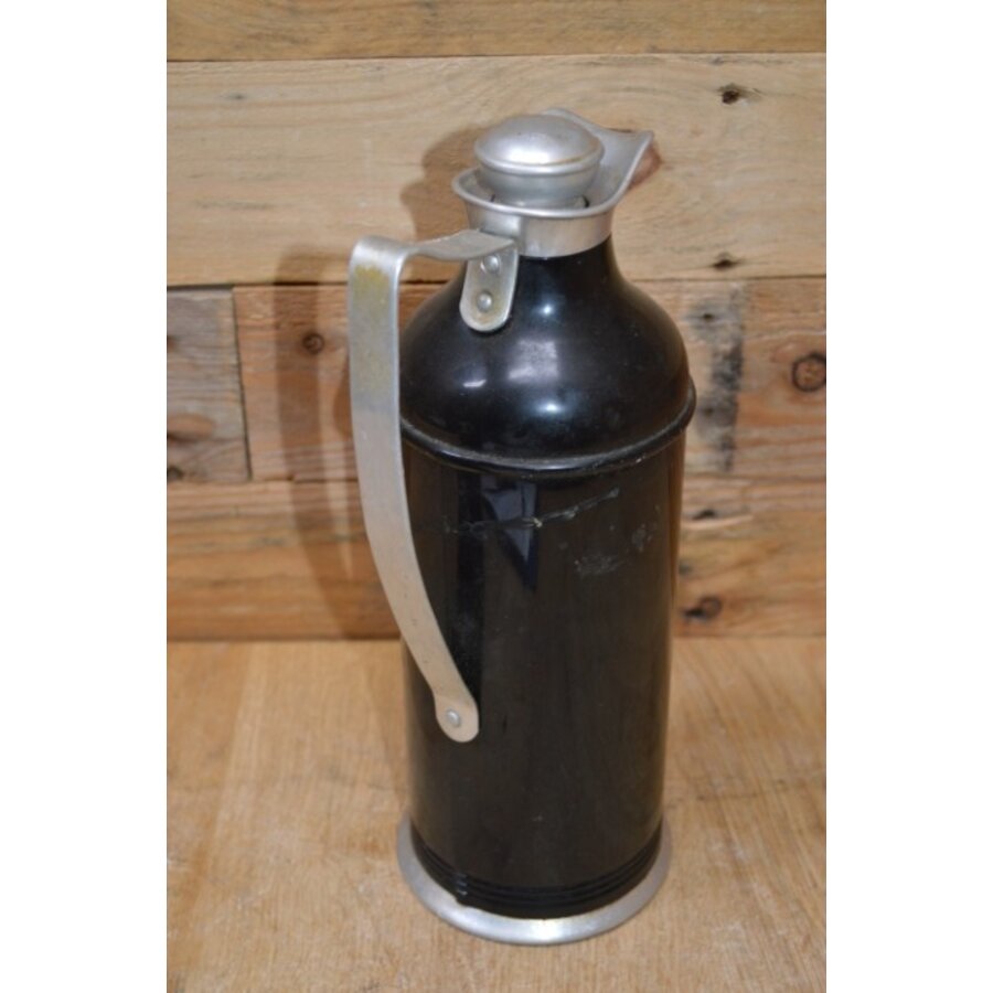 Ouderwetse hoge aluminium thermos schenkkan – antiek en decoratief vintage gebruiksvoorwerp.-3
