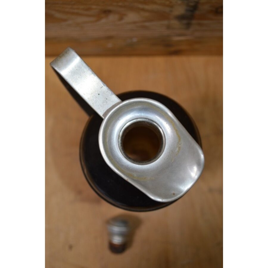 Ouderwetse hoge aluminium thermos schenkkan – antiek en decoratief vintage gebruiksvoorwerp.-6