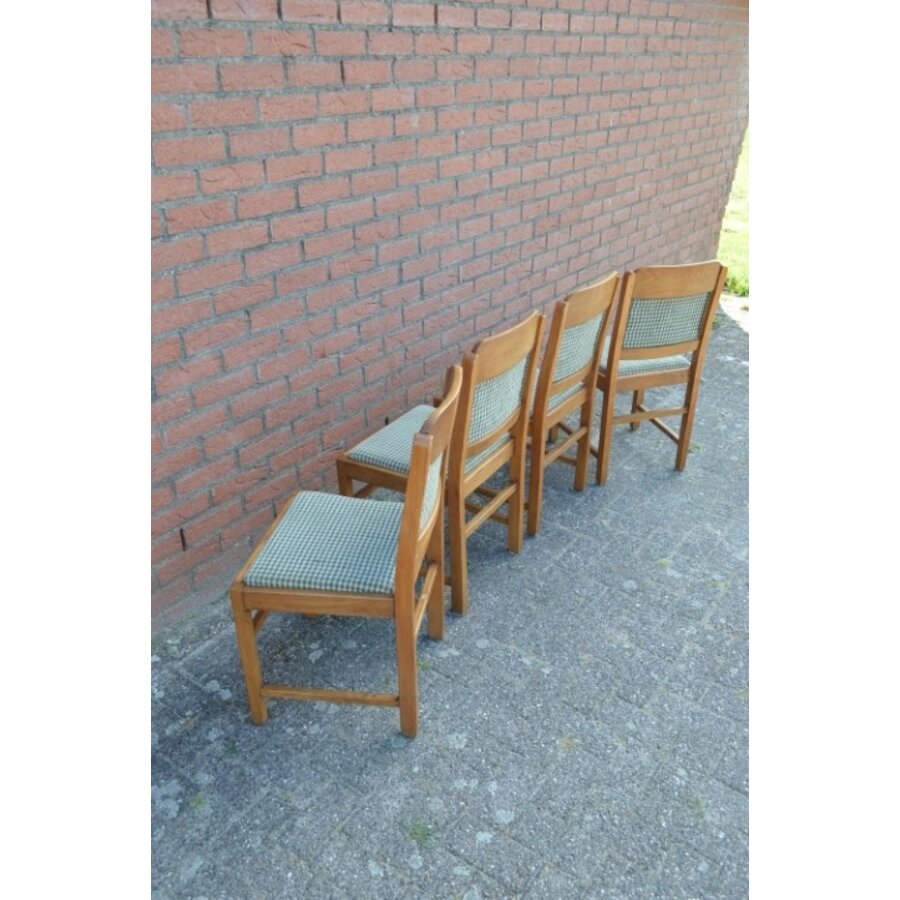 Set van 4 landelijke houten Hollandse stoelen met geblokte bouclé bekleding-3