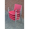 LoodsVol, Tweedehands 4 vintage metalen stapelstoelen met donkerrode skai bekleding
