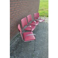 thumb-Set van 4 vintage metalen stapelstoelen met rood skai bekleding-6