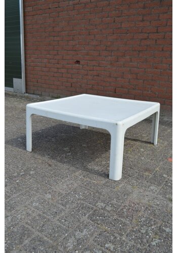 Retro DDR bijzettafel kunststof 