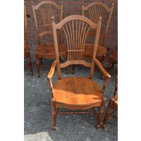 Set van 8 Provençaalse stoelen – eind 20e eeuw – met korenaar in rugleuning