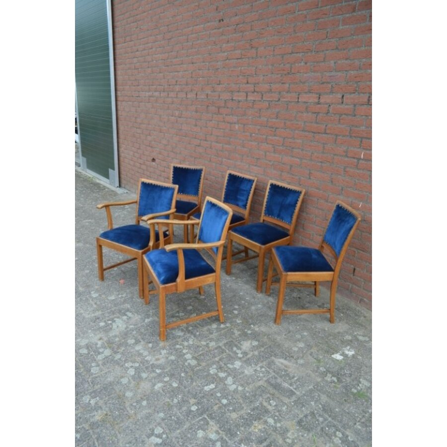 6 vintage eiken stoelen met blauw velours zitting en rugleuning-2