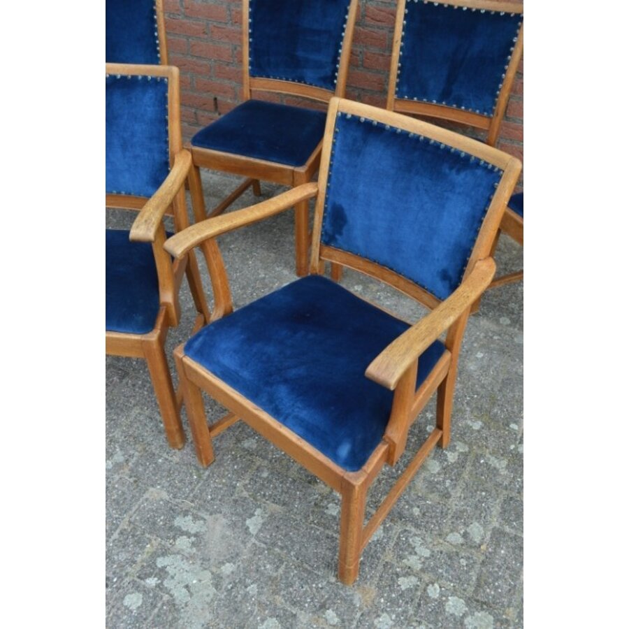 6 vintage eiken stoelen met blauw velours zitting en rugleuning-4