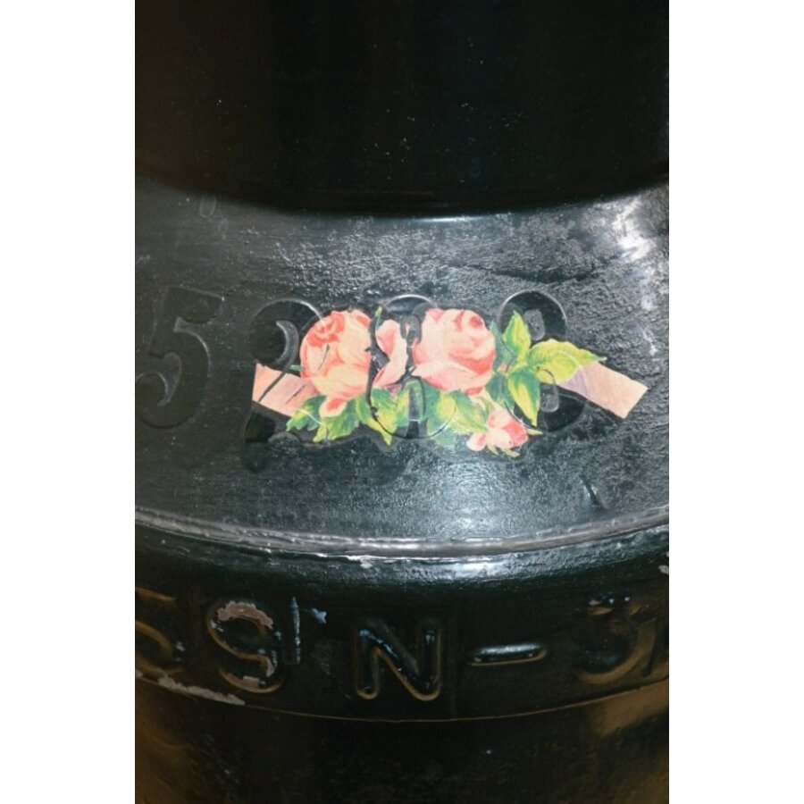 Oude metalen melkbus 1959-N-331 – geschilderd met beplakt met bloemmotief, decoratief tweedehands exemplaar-2