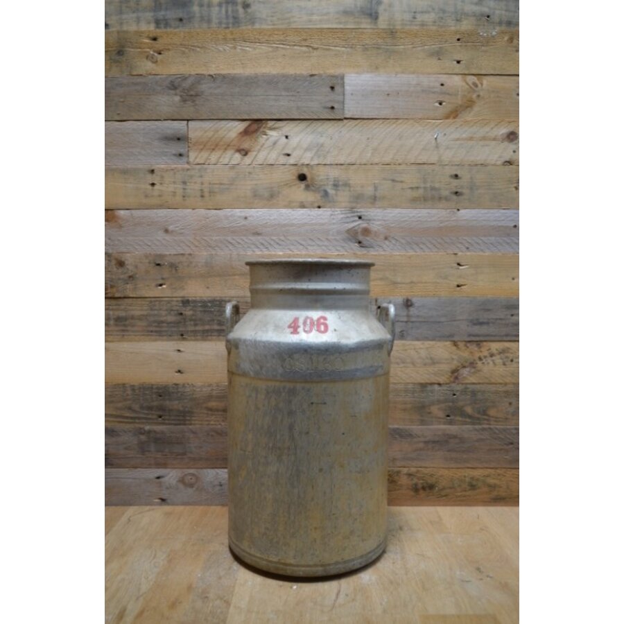 Aluminium melkbus uit de jaren 70 – Tweedehands met nummer 20406 en gebruikssporen-1