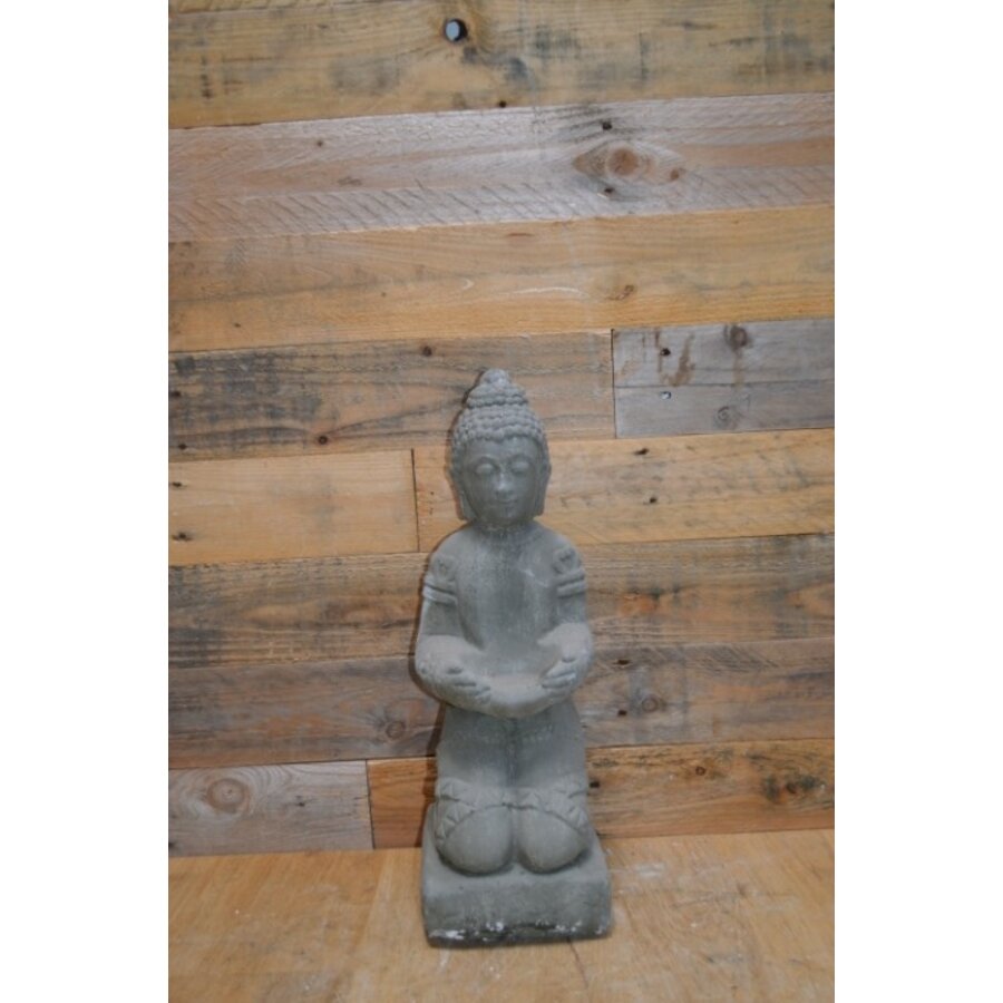 Betonnen beeld van Shiva in knielende houding met bakje – klein model-1