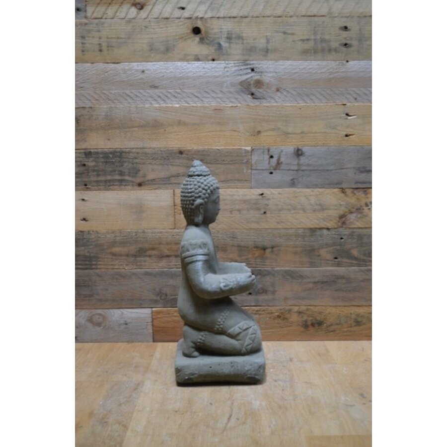 Betonnen beeld van Shiva in knielende houding met bakje – klein model-5