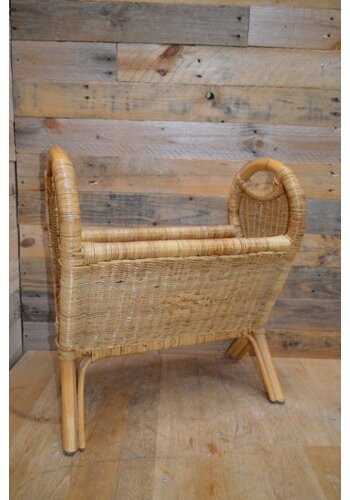 Retro rotan lectuurmand 