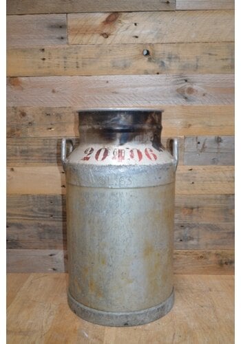 Ouderwetse Aluminium melkbus jaren 70 