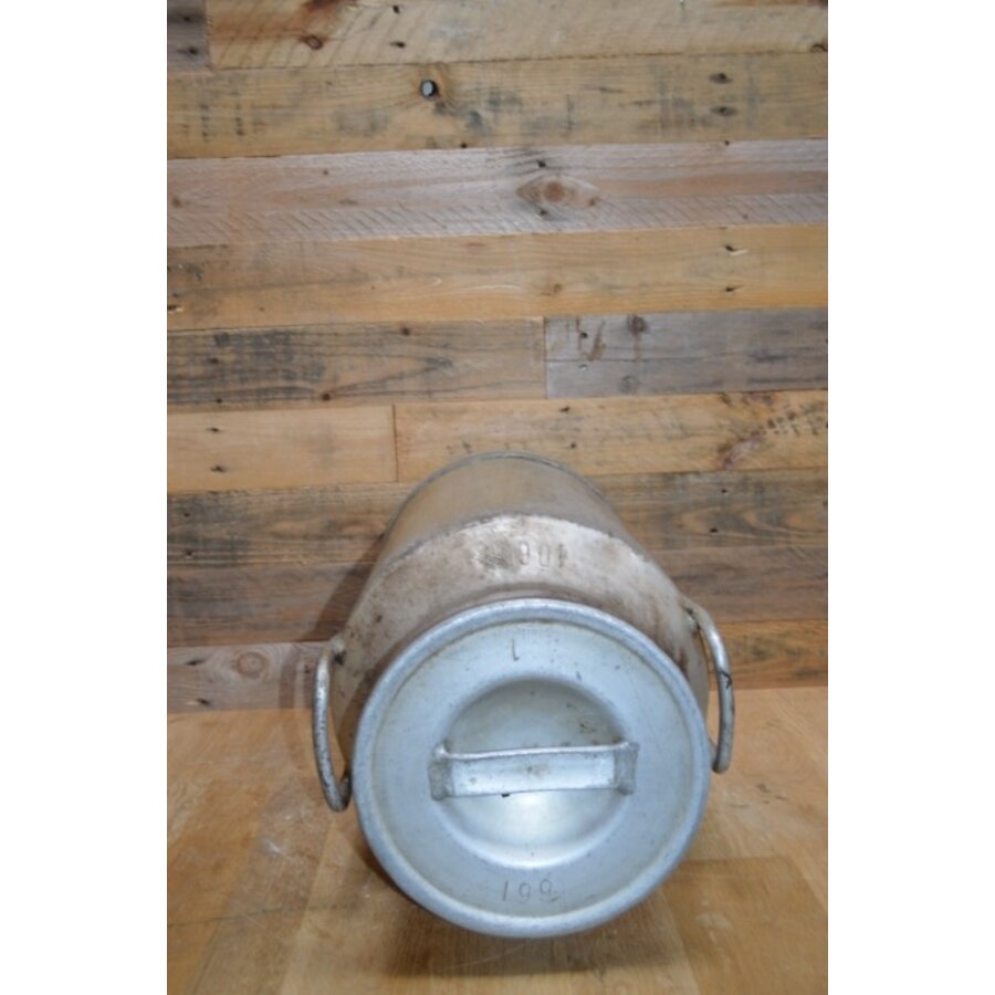Ouderwetse Aluminium melkbus uit de jaren 70 met ingeslagen nummers – Vintage en waterdicht-6