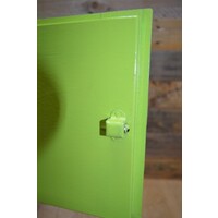 thumb-Retro nachtkastje in appelgroen met buizenpootjes en rechtsdraaiend deurtje-7