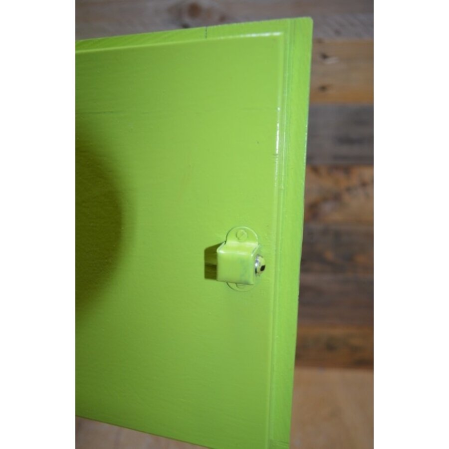 Retro nachtkastje in appelgroen met buizenpootjes en rechtsdraaiend deurtje-7