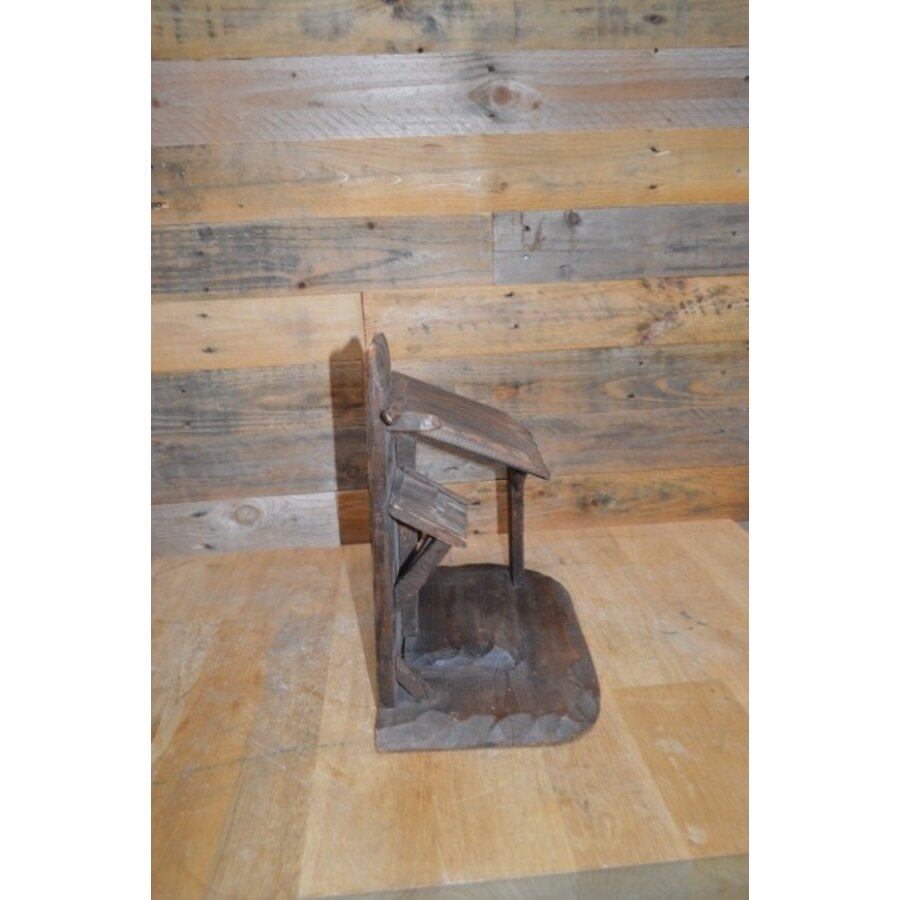 Volkskunst houten kerststal uit 1960 met plek voor beelden van 15 cm-5