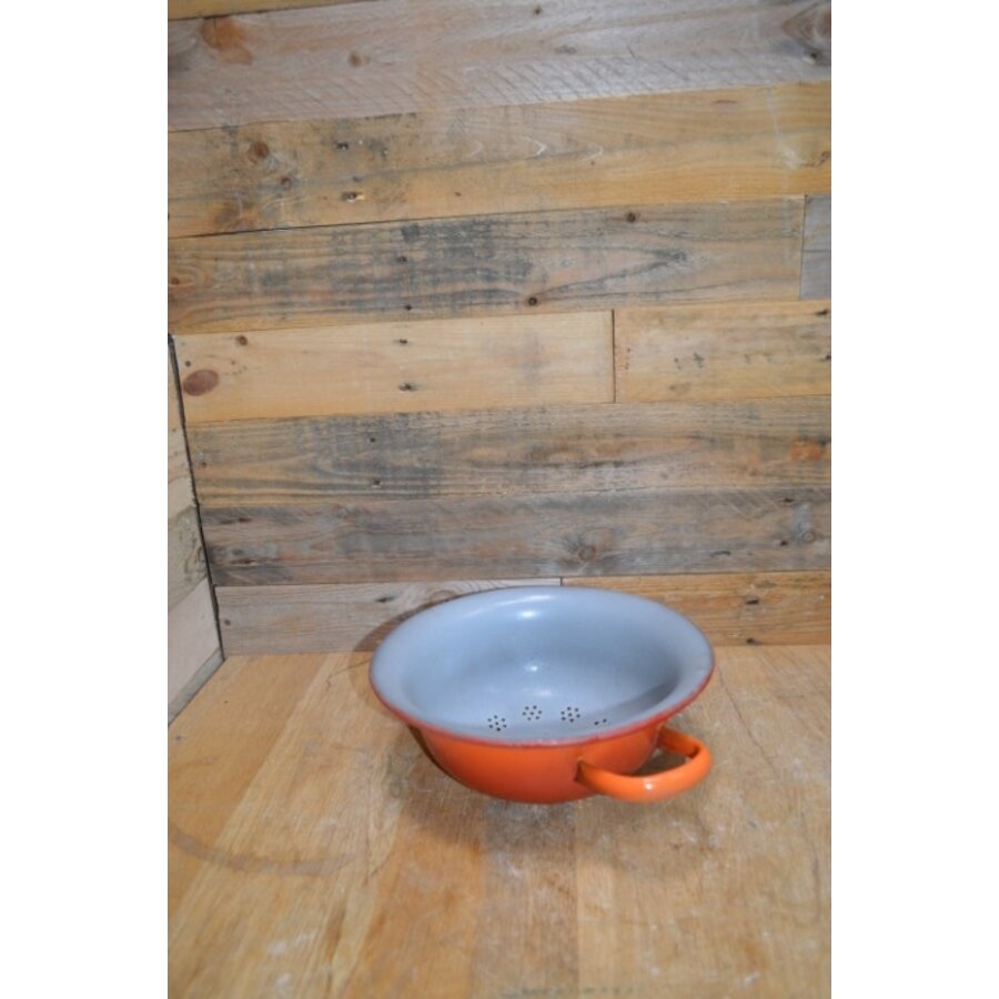 Vintage oranje geëmailleerd vergiet met grijze binnenkant uit de jaren 50-2