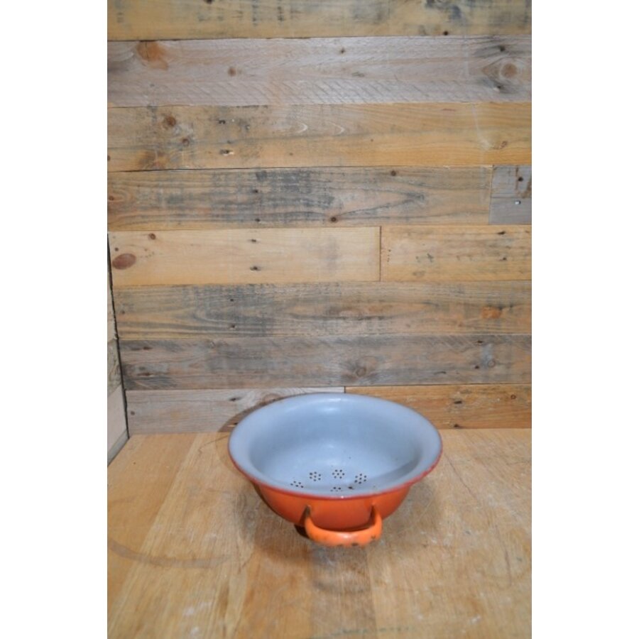 Vintage oranje geëmailleerd vergiet met grijze binnenkant uit de jaren 50-5